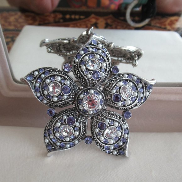VTG JOAN RIVERS Faux Tanzanite, Pearls w/Rhinestones PIN BROOCH Silver Tone 2.5" - Picture 3 of 7